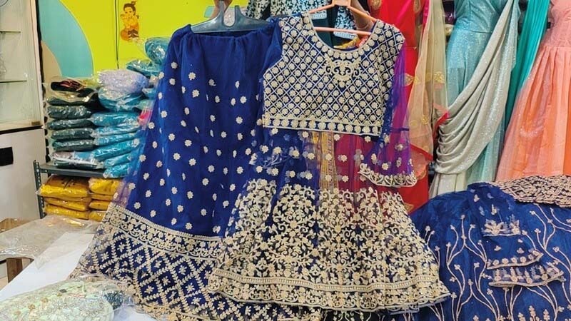 Lehenga Choli at best price in Mumbai by Parshwanath Clothing Co. | ID:  4430215762